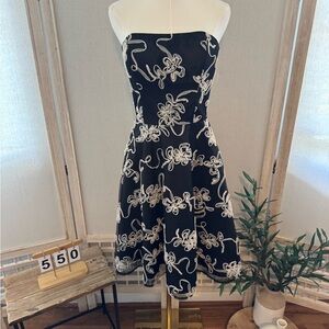 Women's Masquerade Elegant Black And Cream Strapless Dress Size 7/8